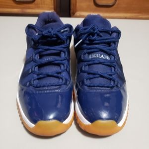 Jordan 11 Low Navy Gum